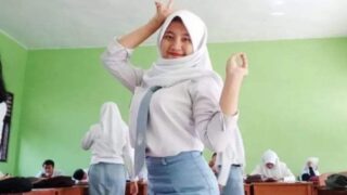 ABG Viral SMA Bolos Sekolah Iclik Di Mobil Buat Wiwik Bareng Pacar Top Brand Generation 2025 Global Official Indonesia