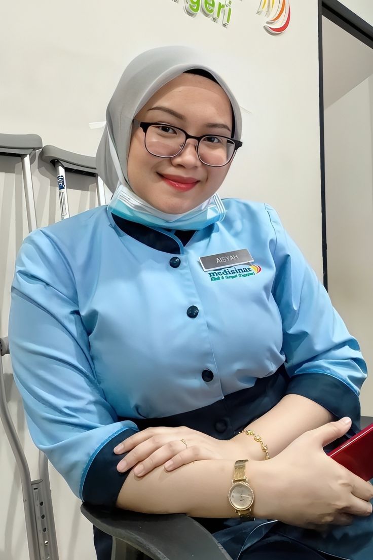 Viral Video Lagi Hijaber cute karyawan bank berbaju biru hijab segiempat
